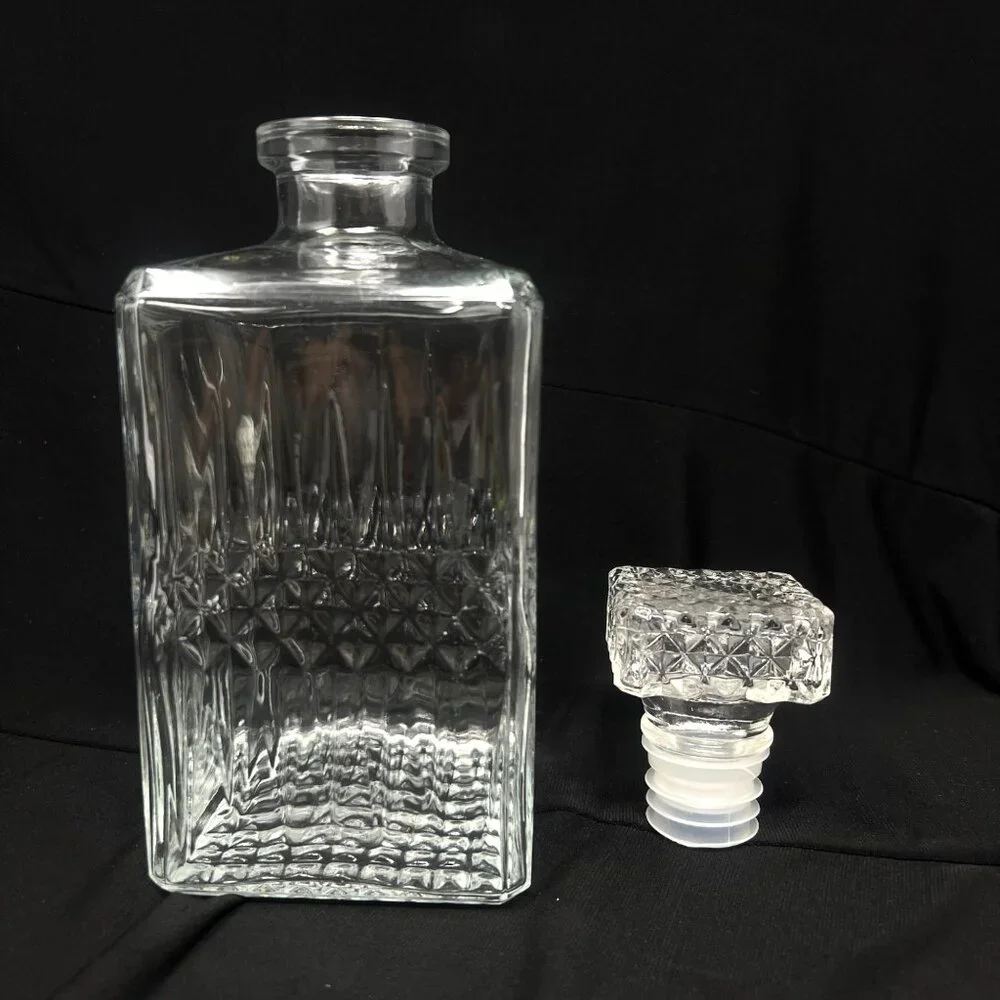 Luminarc Clear Diamond Pattern Crystal Decanter and Square Stopper‎ - 8.75